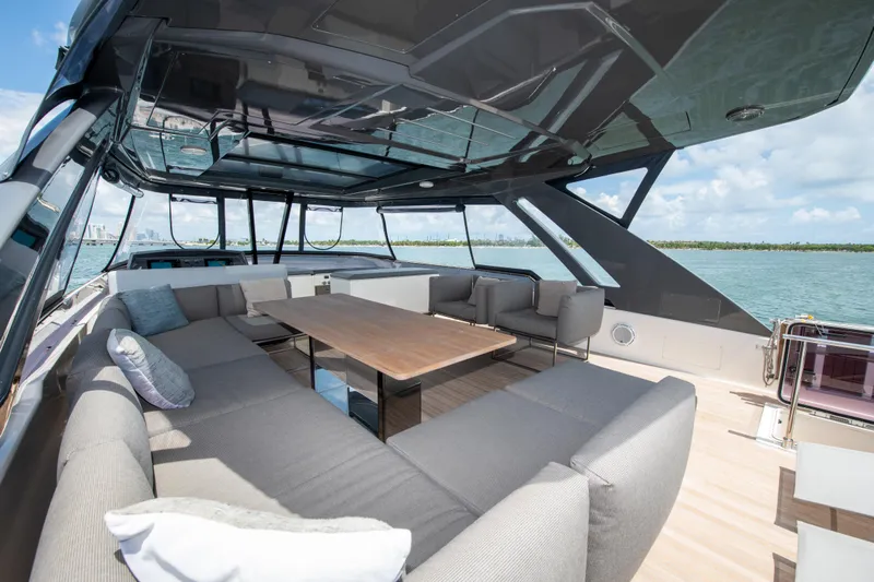 Virginia Yacht Photos Pics Flybridge table and seating