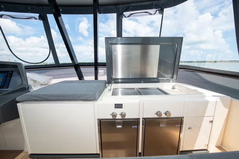 Virginia Yacht Photos Pics Flybridge Grill