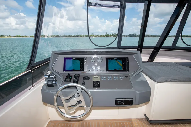 Virginia Yacht Photos Pics Flybridge Helm