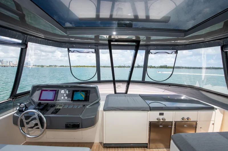 Virginia Yacht Photos Pics Flybridge Helm and Grill