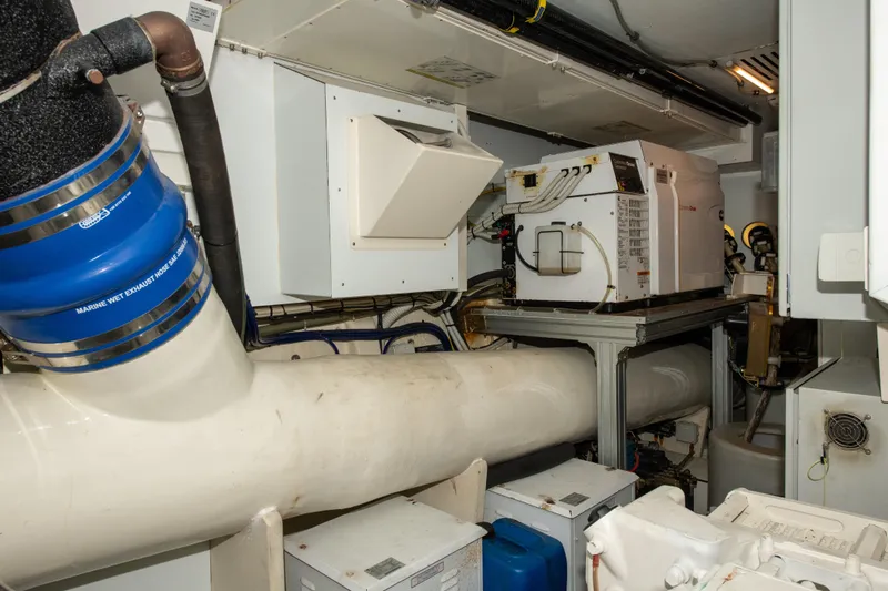 Virginia Yacht Photos Pics Engine Room