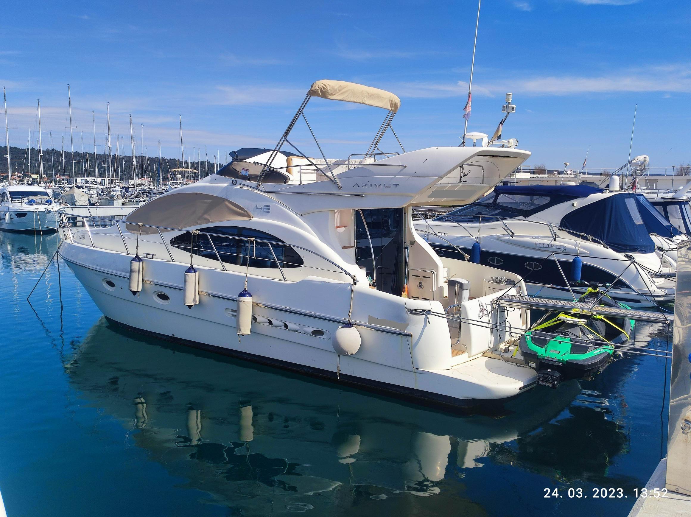 2004 Atlantis 47 Express Cruiser for sale - YachtWorld