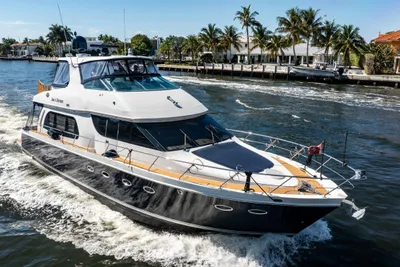 Carver 56 Voyager