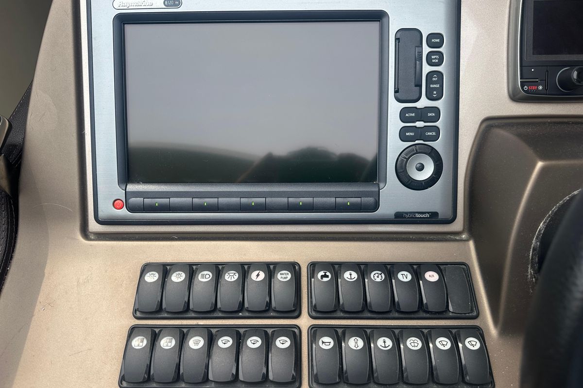 2013 Prestige 49 