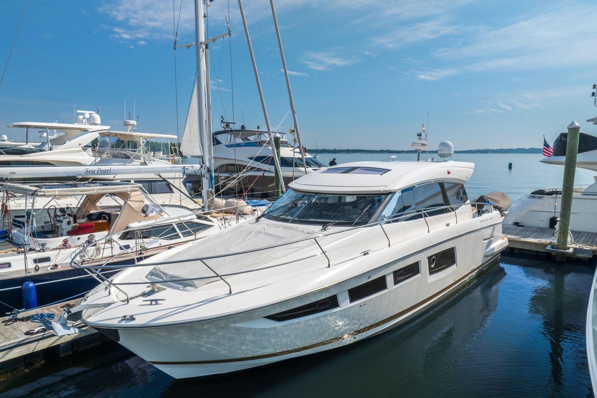 2013 Prestige 49 