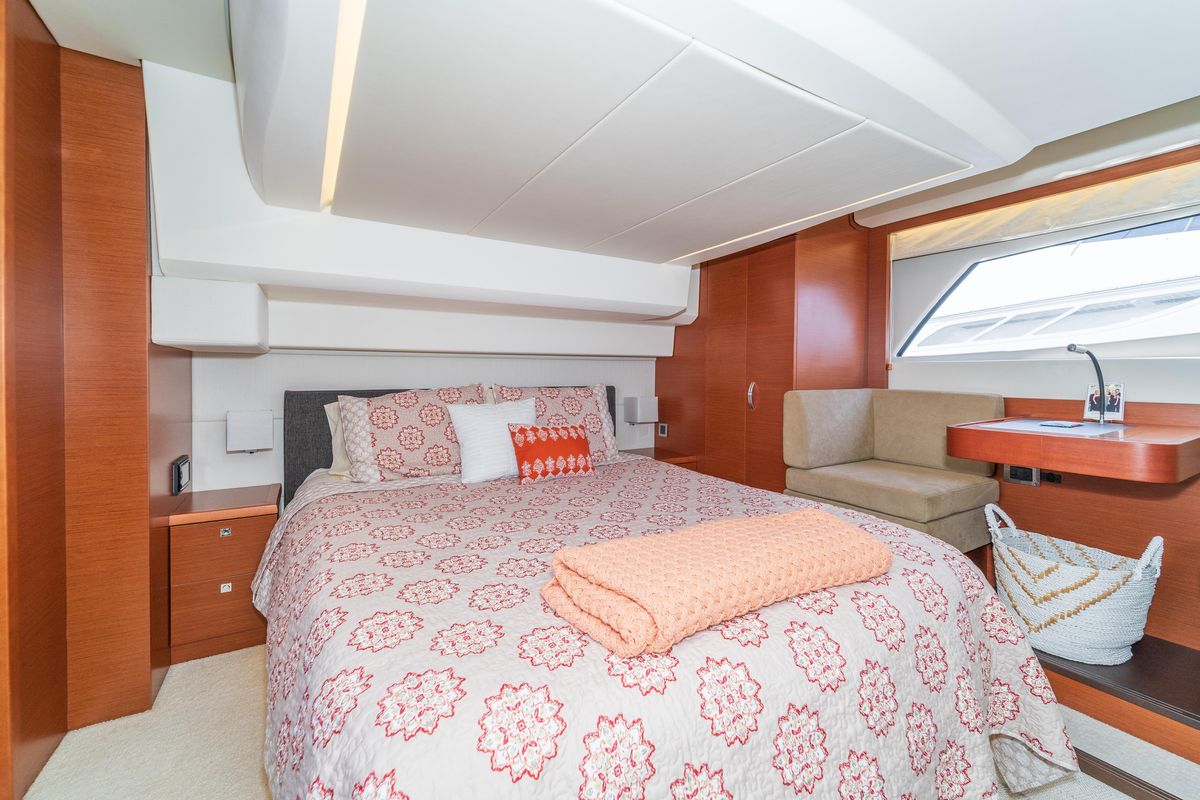 2013 Prestige 49 