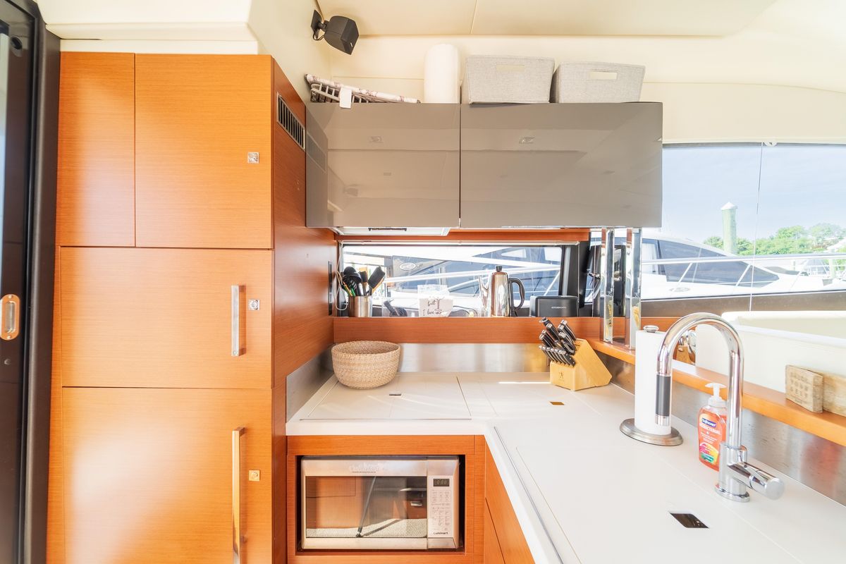 2013 Prestige 49 