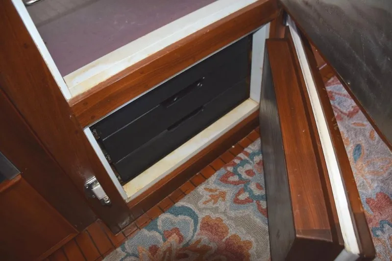 Qa3 Yacht Photos Pics Wine Cooler drawers below