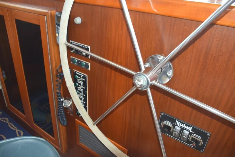 Qa3 Yacht Photos Pics Naiad Stabilizer control panel and bilge control panel