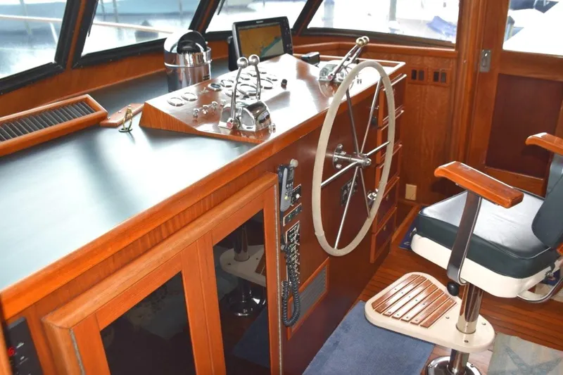 Qa3 Yacht Photos Pics Pilothouse has wing door and full helm chair