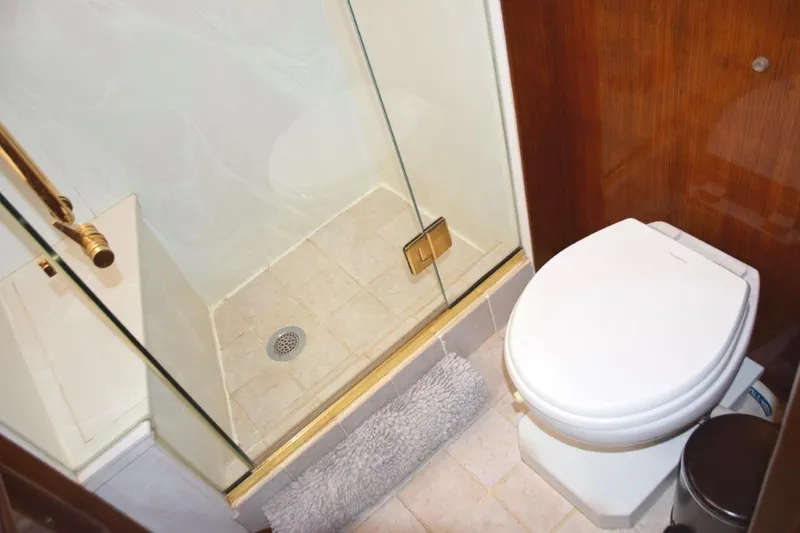 Qa3 Yacht Photos Pics Tile sole and all new Dometic freshwater head system