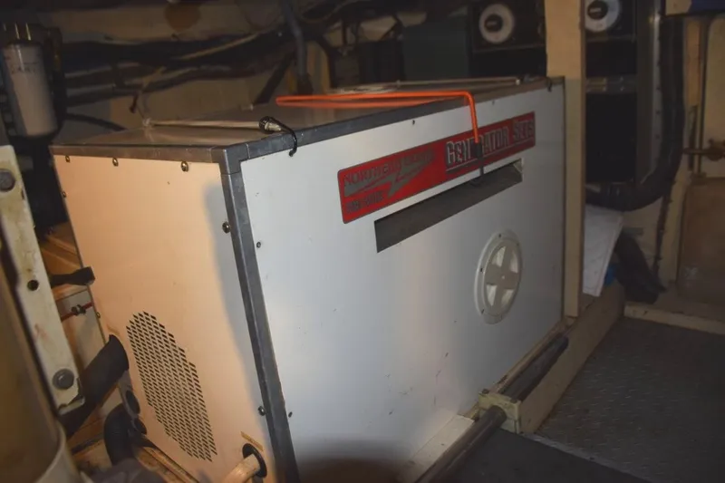 Qa3 Yacht Photos Pics Northern Lights 20kW generator in soundshield