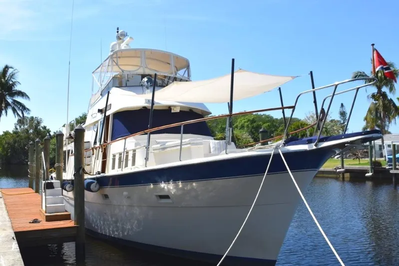 Qa3 Yacht Photos Pics Bow view with sail shade deployed