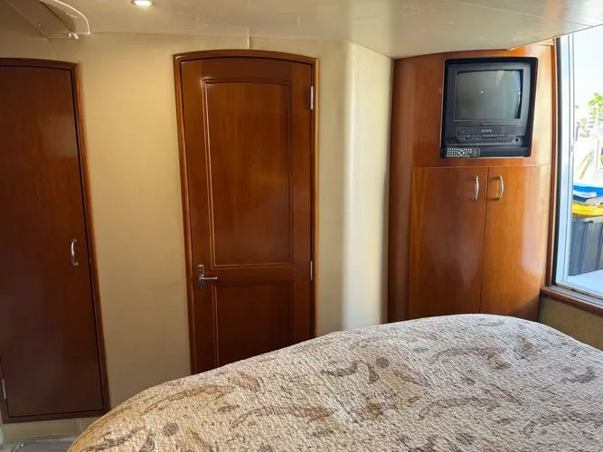 Ciao II Yacht Photos Pics 2003 Carver Cpmy 444 - Image 24