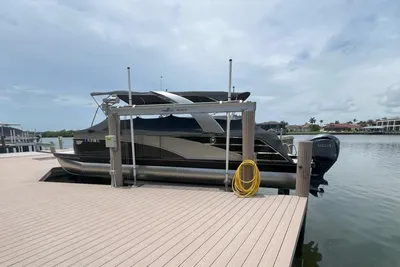 Bennington RX 25 RXFBA