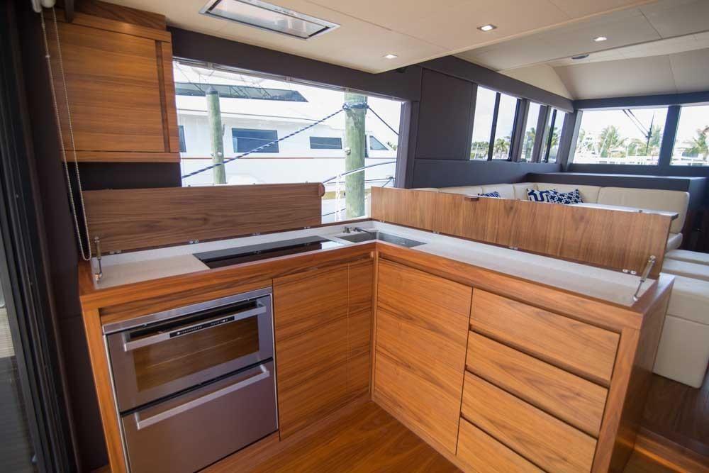 2019 Sundeck Yachts 58 