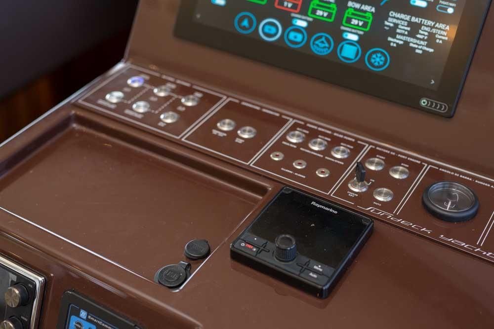 2019 Sundeck Yachts 58 