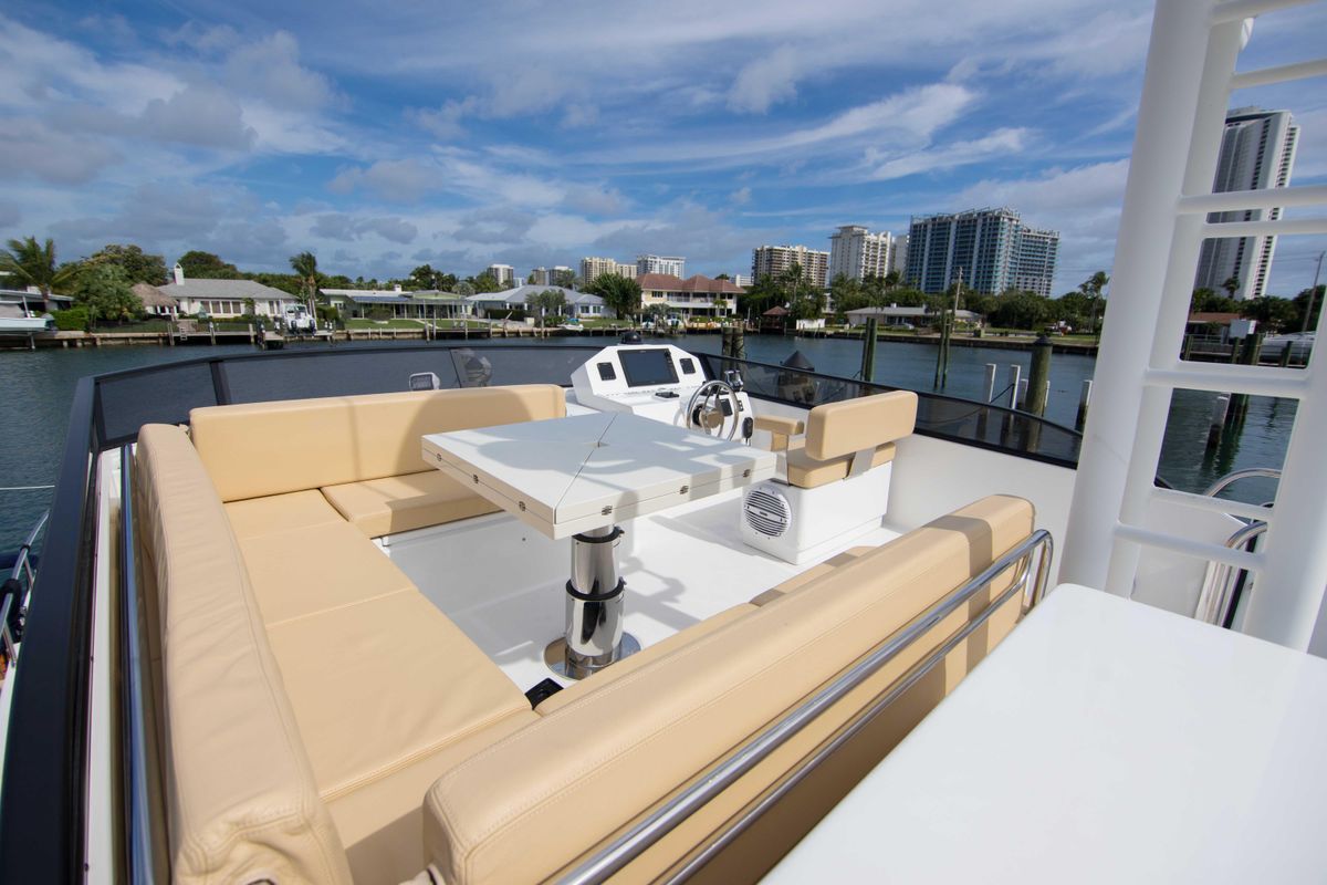 2019 Sundeck Yachts 58 