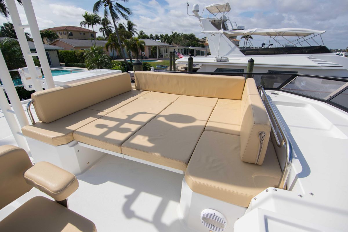 2019 Sundeck Yachts 58 