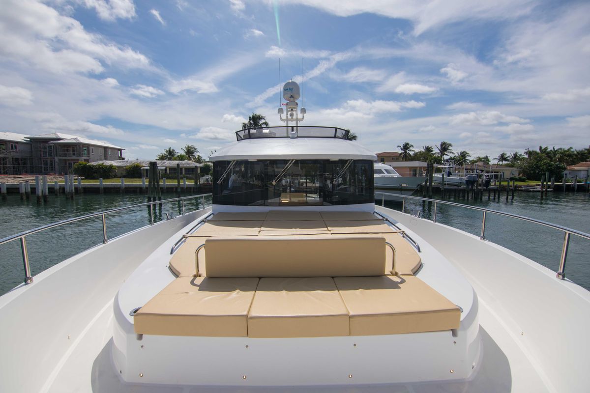 2019 Sundeck Yachts 58 