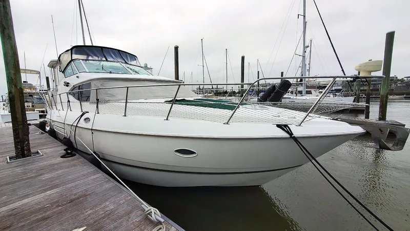 A Good Life Yacht Photos Pics Starboard Bow Profile