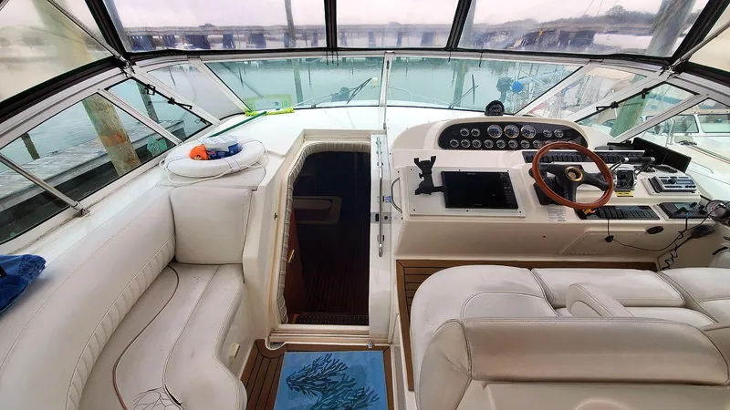 A Good Life Yacht Photos Pics Helm Forward