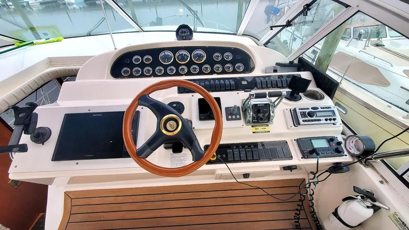 A Good Life Yacht Photos Pics Helm