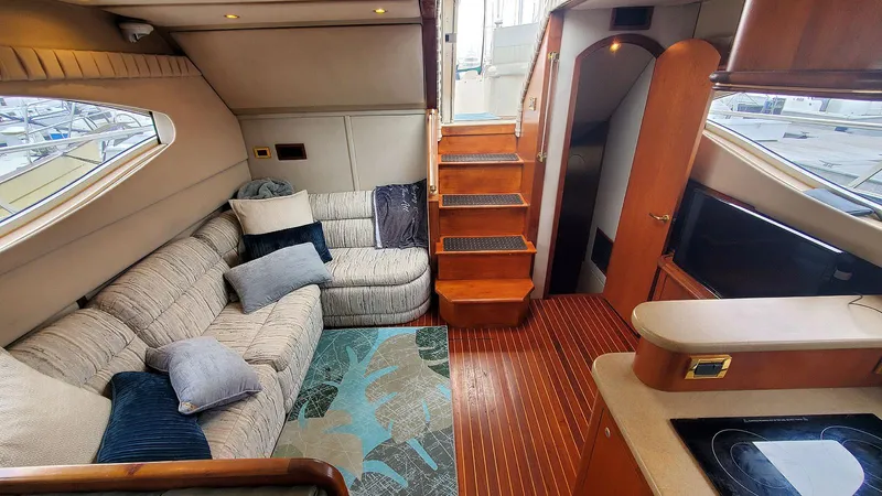 A Good Life Yacht Photos Pics Salon Aft