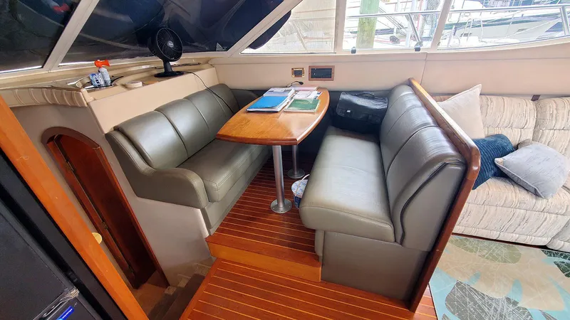 A Good Life Yacht Photos Pics Dinette