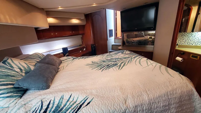 A Good Life Yacht Photos Pics Master Stateroom Forward Port