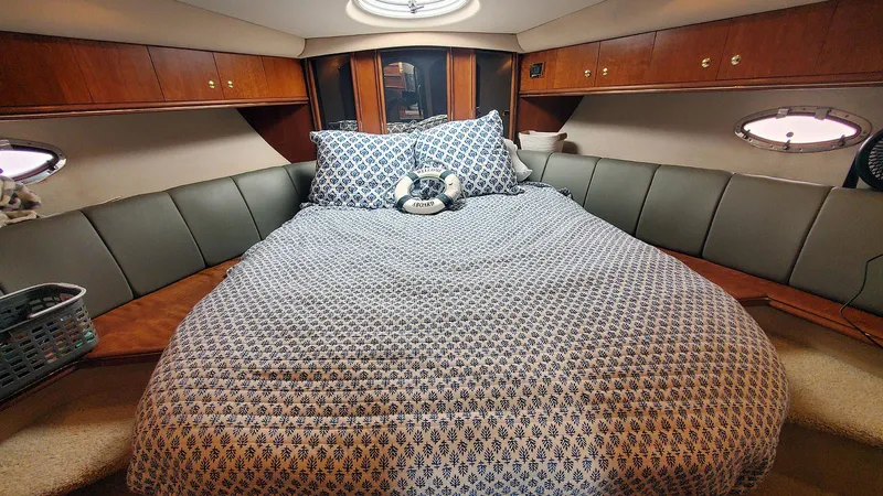 A Good Life Yacht Photos Pics VIP Stateroom Forward