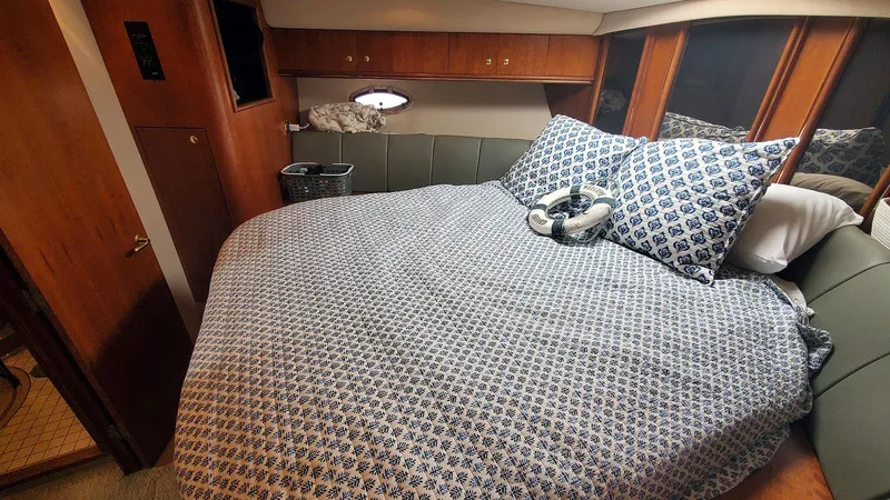 A Good Life Yacht Photos Pics VIP Stateroom Port