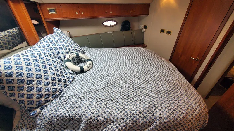 A Good Life Yacht Photos Pics VIP Stateroom Starboard