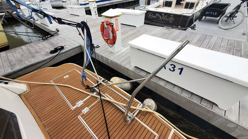 A Good Life Yacht Photos Pics Dinghy Davit
