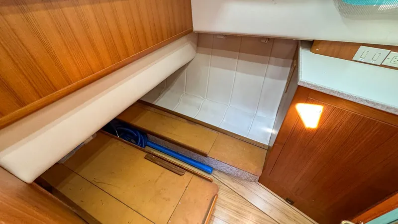 Nevadatude Yacht Photos Pics Guest Stateroom Starboard