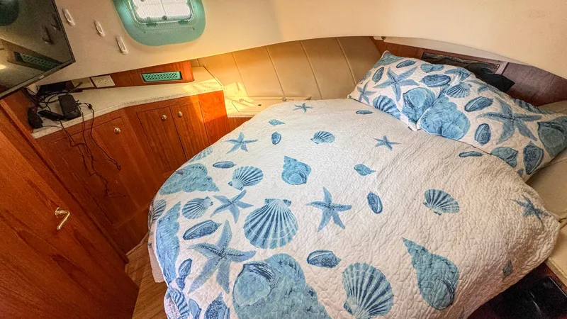 Nevadatude Yacht Photos Pics Primary Forward Stateroom