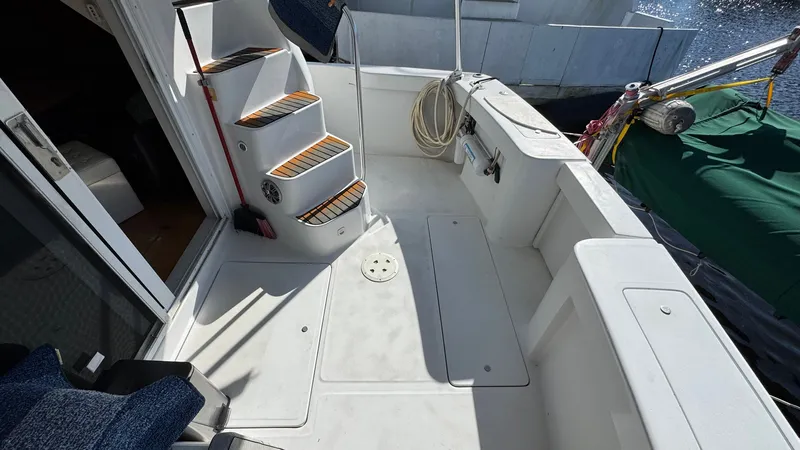 Nevadatude Yacht Photos Pics Aft Cockpit