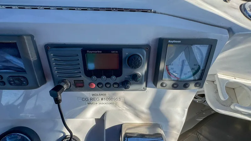 Nevadatude Yacht Photos Pics Flybridge Helm