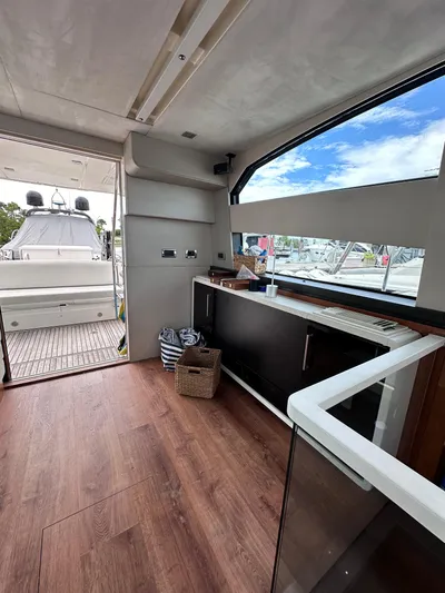 Tiki Tiki Yacht Photos Pics 