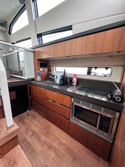 Tiki Tiki Yacht Photos Pics 