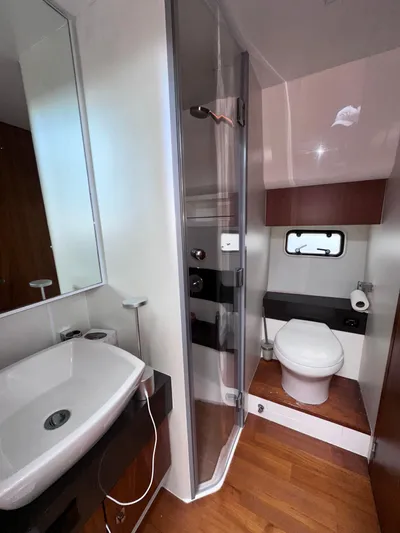 Tiki Tiki Yacht Photos Pics 