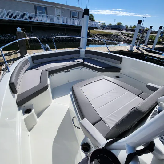 Hanolei Yacht Photos Pics 2021 Jeanneau 9.0 CC boat with spacious seating area and modern design.