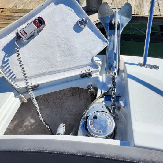 Hanolei Yacht Photos Pics Anchor compartment of 2021 Jeanneau 9.0 CC boat with winch and chain.
