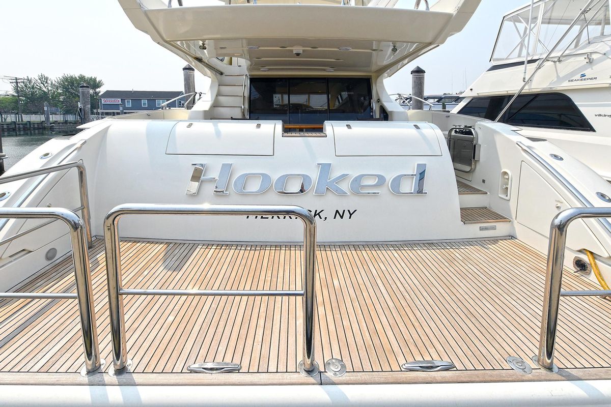 2003 Azimut 62 