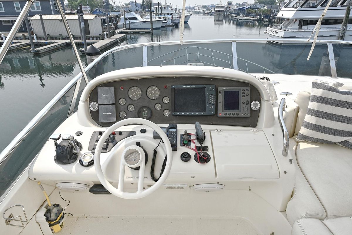 2003 Azimut 62 