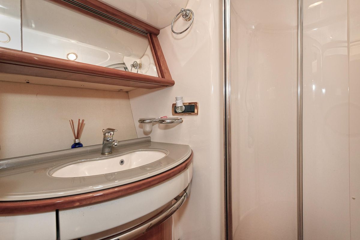 2003 Azimut 62 