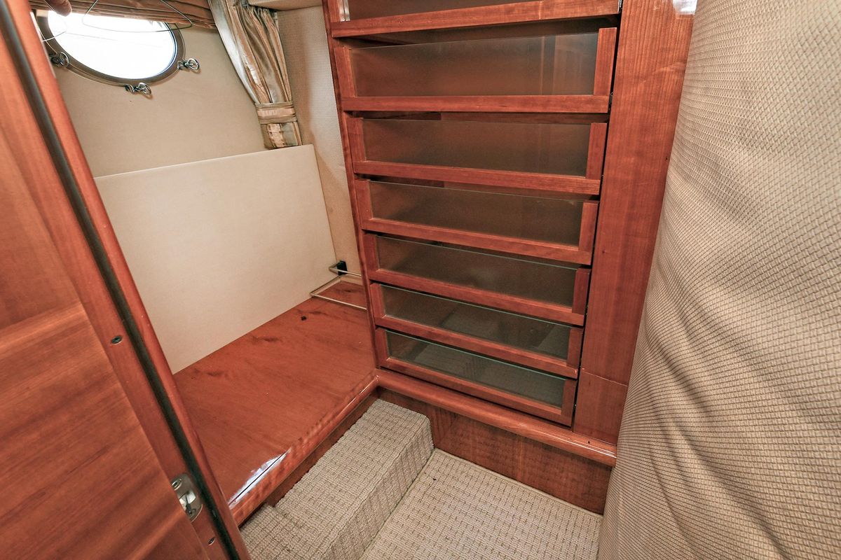 2003 Azimut 62 