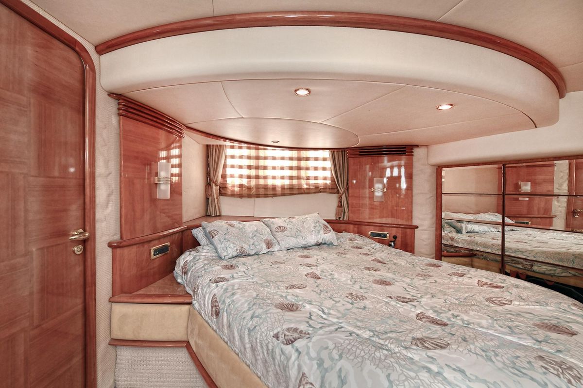 2003 Azimut 62 