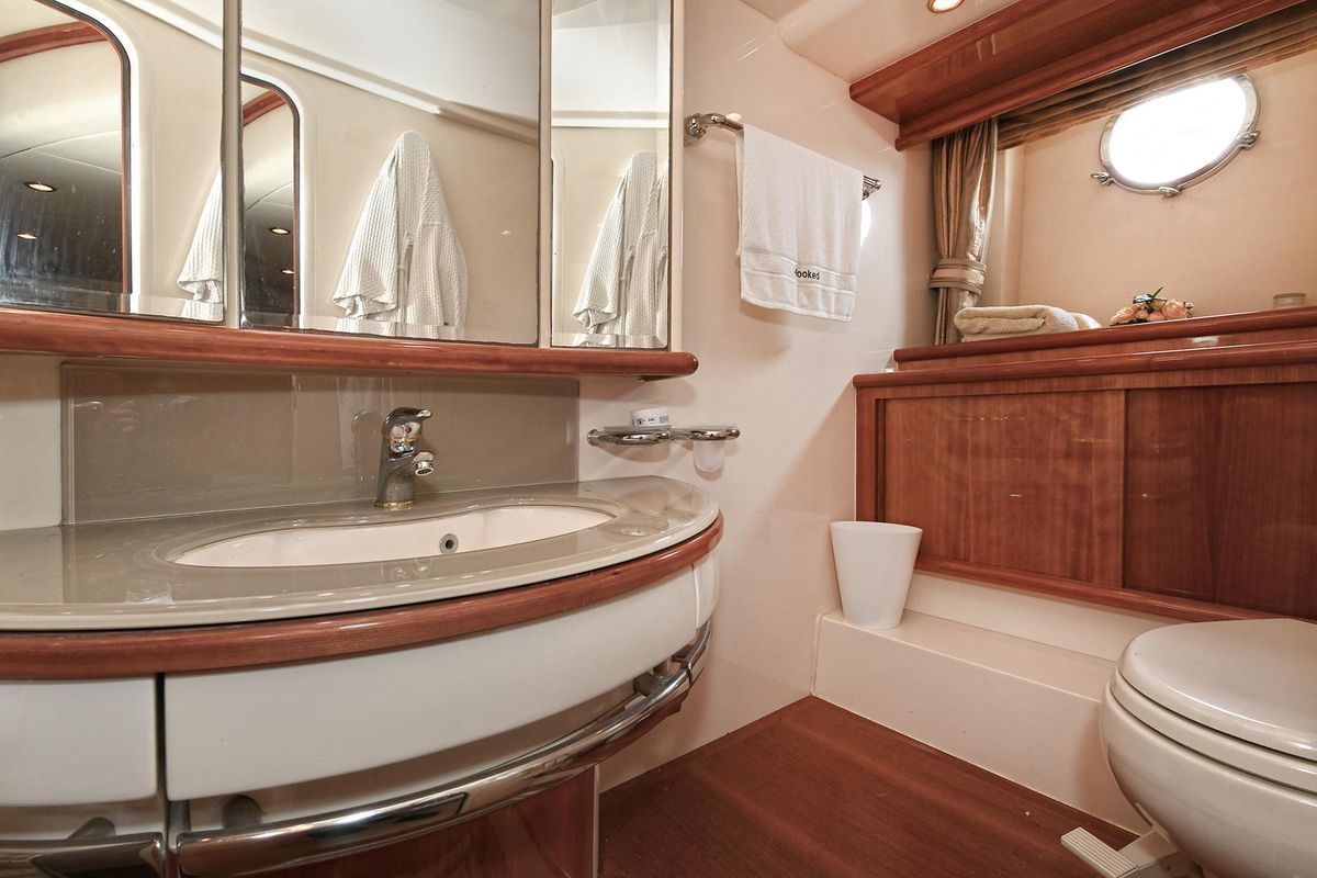 2003 Azimut 62 