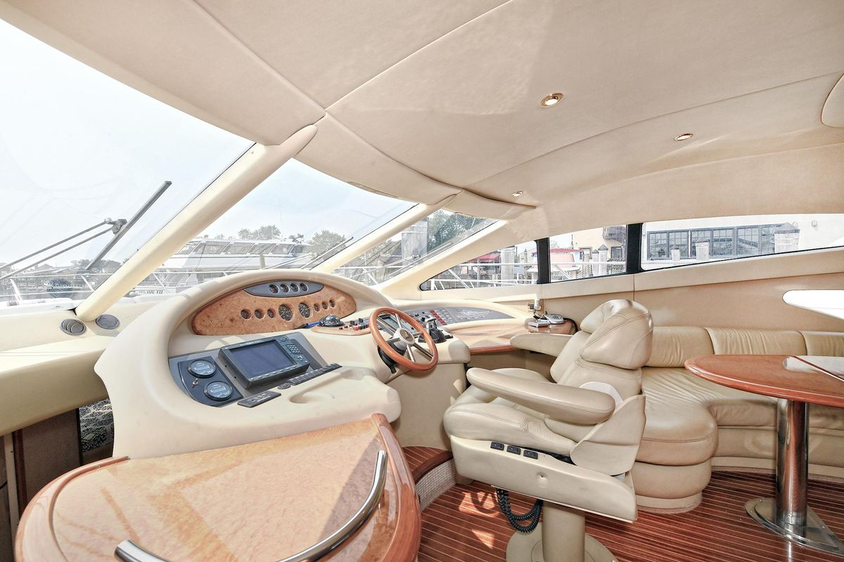 2003 Azimut 62 